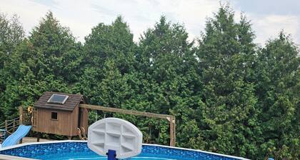 3 Bedroom - Country Hideaway with Local Charm