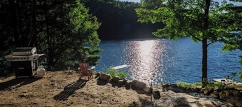 The Papillon Lakehouse - waterfront property one hour from Ottawa