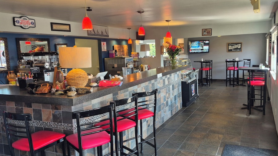 LaniKai Hotel & Restaurant