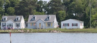 Charming 2 Bedroom house in beautiful Smith Island Pet-Friendly Golf Cart
