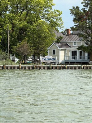Exterior - Charming 2 Bedroom house in beautiful Smith Island Pet-Friendly (Smith Island)