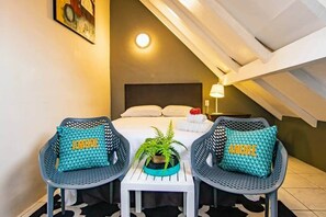 2 bedrooms, in-room safe, desk, iron/ironing board