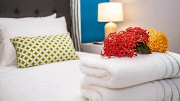 2 Schlafzimmer, Zimmersafe, Schreibtisch, Bügeleisen/Bügelbrett