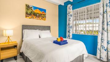 2 slaapkamers, een kluis op de kamer, een bureau