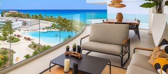 LUX 3 BR Sub Penthouse One Mambo Beach