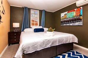 2 bedrooms, in-room safe, iron/ironing board, free WiFi