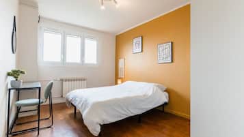 3 bedrooms, iron/ironing board, free WiFi, bed sheets