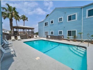 Pool - Ocean view Condo with Balcony 5 mins Walk to Beach (Corpus Christi)