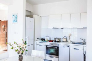 Fridge, microwave, oven, dishwasher