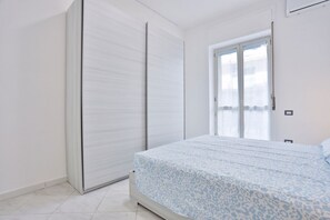 3 bedrooms, iron/ironing board