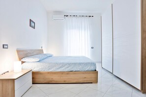 3 bedrooms, iron/ironing board