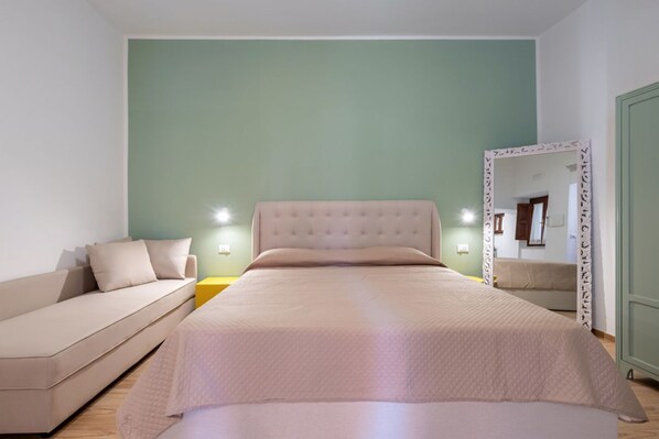 1 bedroom, iron/ironing board, travel cot