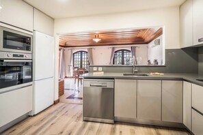 Fridge, microwave, oven, dishwasher