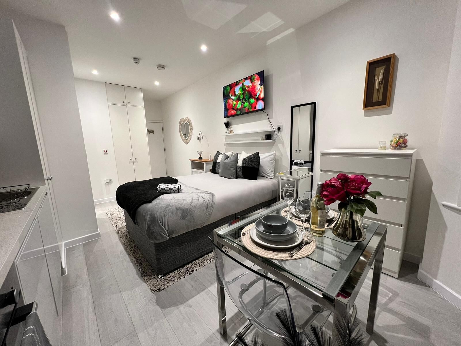 Estudio Premier, patio | Sábanas de algodón egipcio y ropa de cama de alta calidad