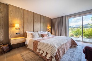 4 bedrooms, individually decorated, individually furnished, free WiFi