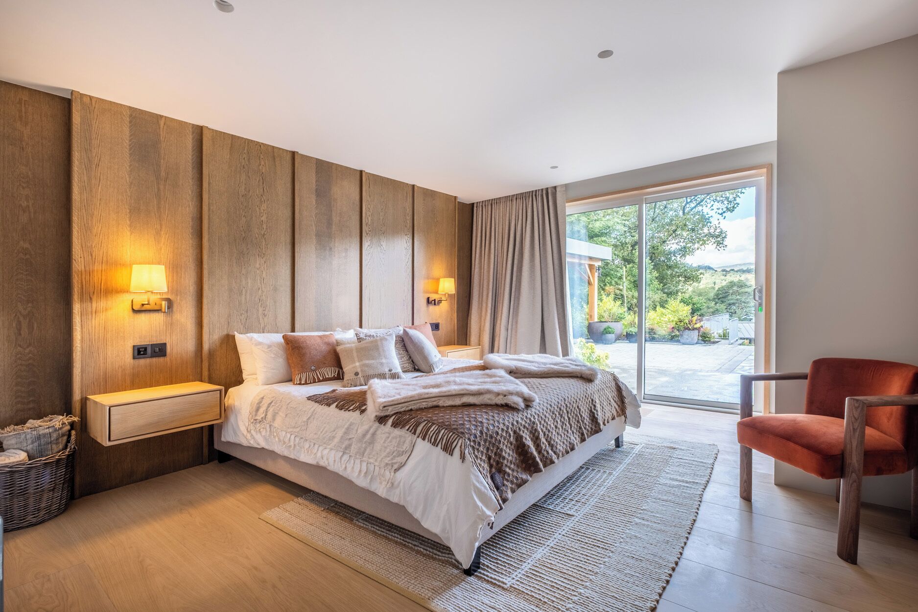 4 bedrooms, individually decorated, individually furnished, free WiFi