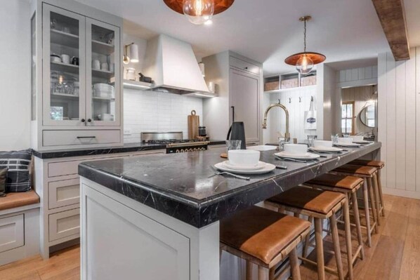 Fridge, microwave, oven, stovetop - Mountain Modern Chalet (Tahoe City)