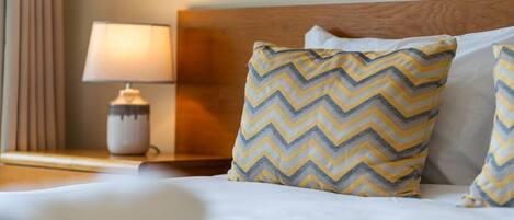 2 bedrooms, iron/ironing board, internet, bed sheets