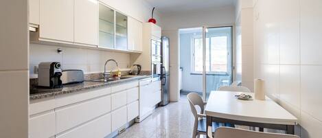 Fridge, microwave, oven, dishwasher