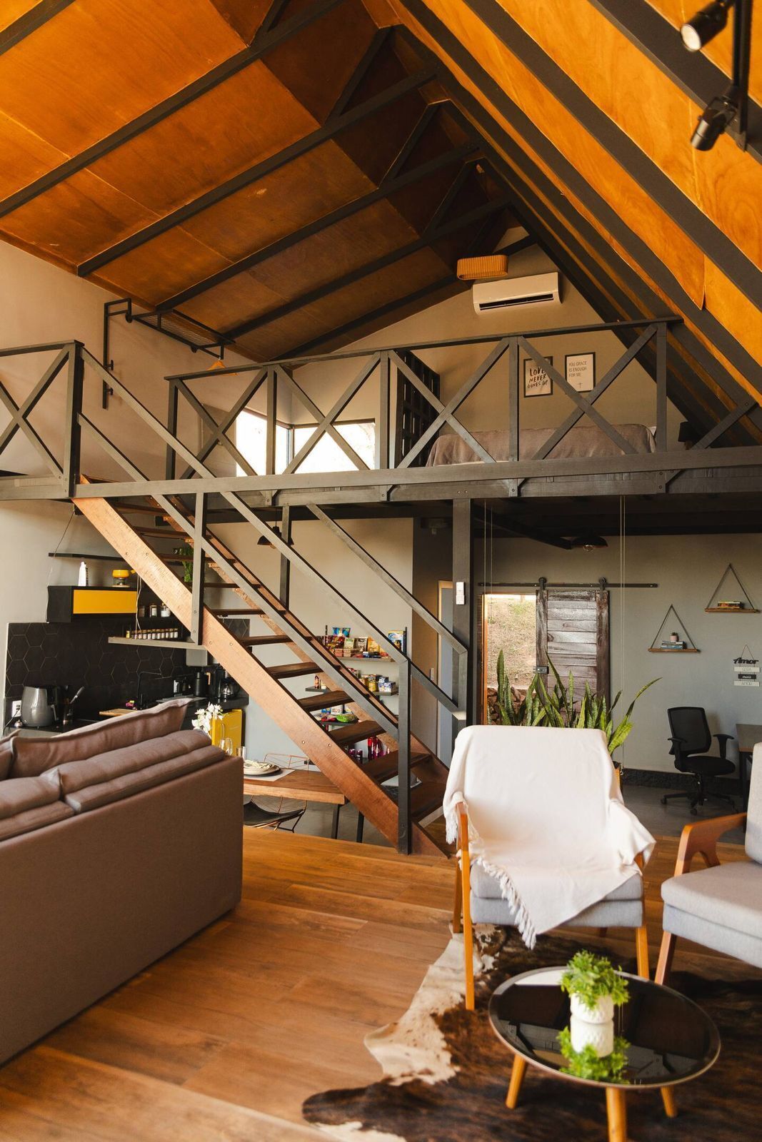 Smart TV, fireplace, books, stereo