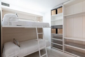 3 多间卧室、熨斗/熨衣板、WiFi、床单