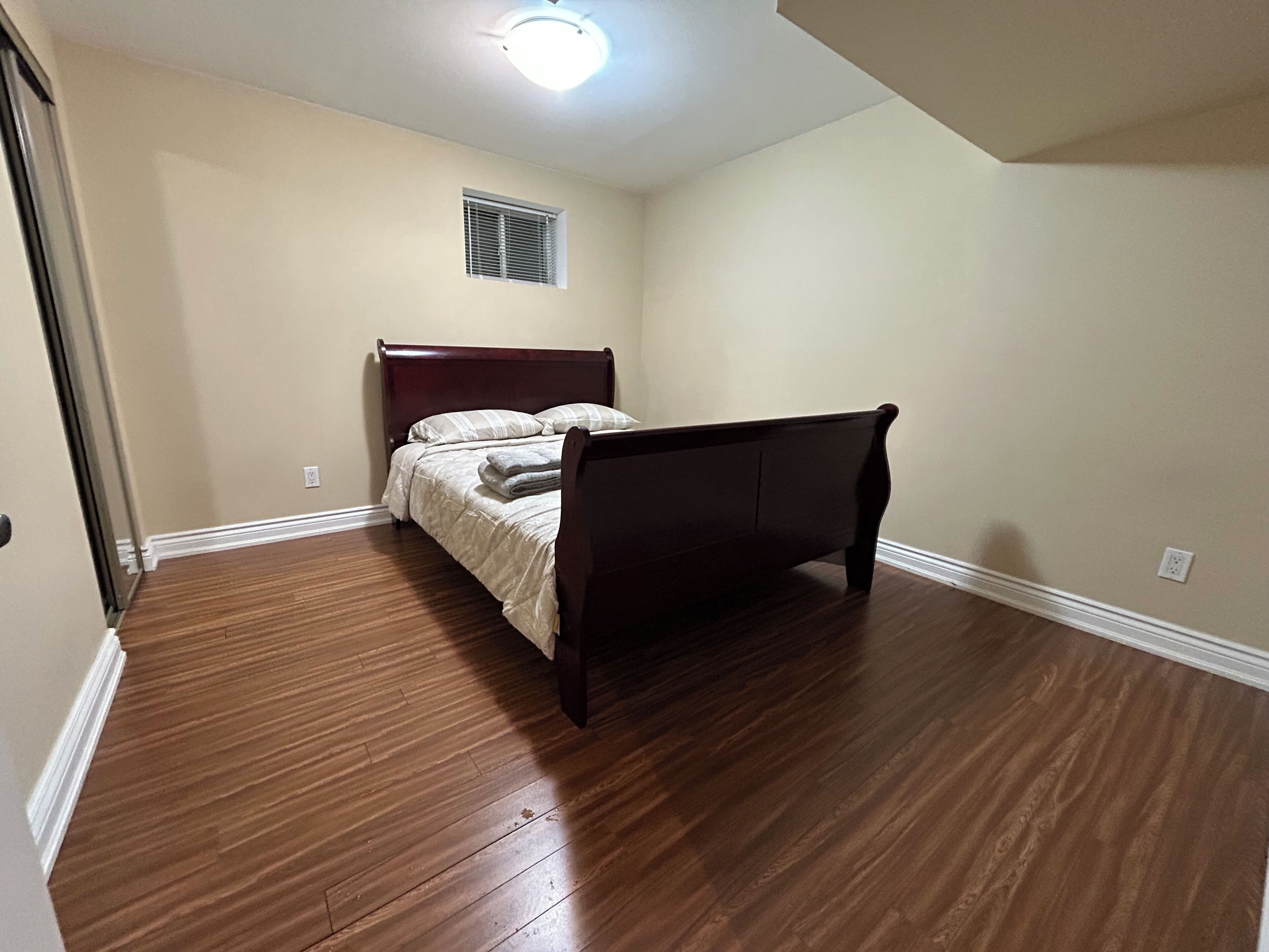 2 dormitorios, tabla de planchar con plancha, wifi y ropa de cama