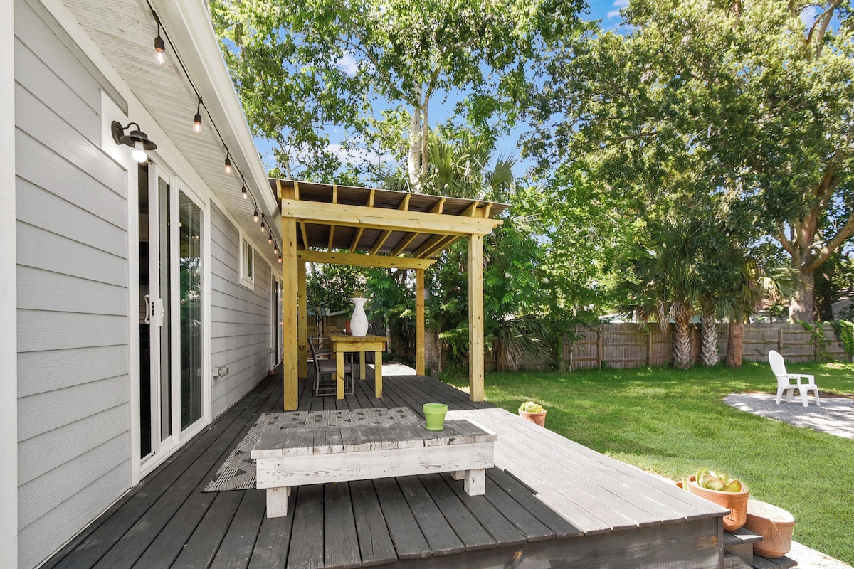 Photo 3 of Pleasant 2-bedroom cottage, Amazing back yard, Pet Friendly in St. Augustine