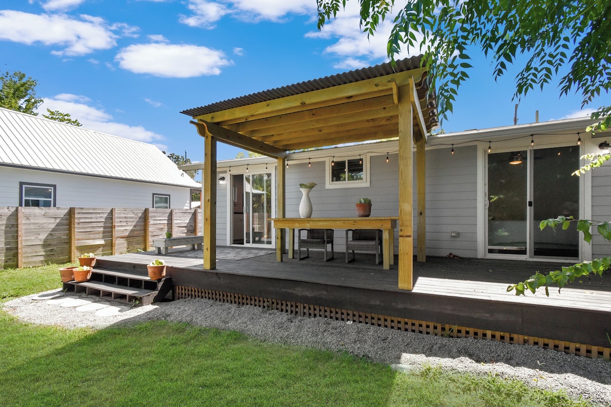 Photo 27 of Pleasant 2-bedroom cottage, Amazing back yard, Pet Friendly in St. Augustine