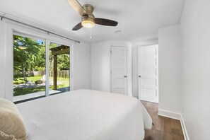 2 bedrooms, free WiFi, bed sheets - Pleasant 2-bedroom cottage, Amazing back yard, Pet Friendly in St. Augustine (St. Augustine)