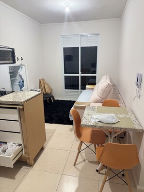 2 bedrooms, iron/ironing board, Internet, bed sheets