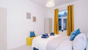 3 bedrooms, iron/ironing board, Internet, bed sheets