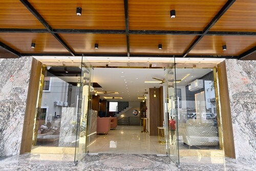 Carry Plus Hotel