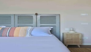 2 habitaciones, escritorio, tabla de planchar con plancha y wifi gratis 