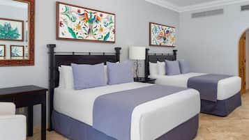Iron/ironing board, bed sheets