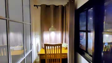 Basic Twin Room, City View | Desk, free WiFi