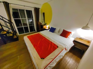 Deluxe Quadruple Room | Desk, free WiFi