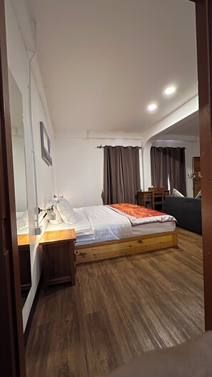 Deluxe Triple Room, City View