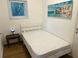 1 室のベッドルーム、アイロン / アイロン台、WiFi (無料)、ベッドシーツ