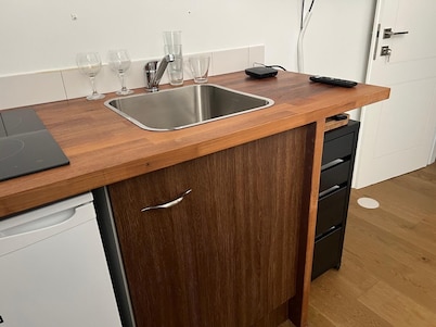 Office/apartment combo Rothschild Blv in TelAviv! Parking, elevator, shelter