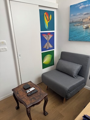 TV - Office/apartment combo Rothschild Blv in TelAviv! Parking, elevator, shelter (Tel Aviv-Yafo)