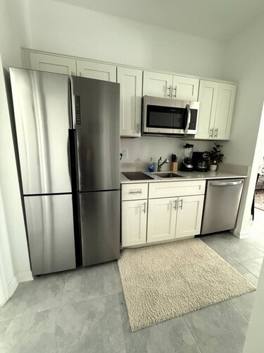 Traveling workers w/ full kitchen and living space