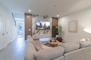 Interior - Townhome in Kissimmee with pool and pets allowed (Kissimmee)