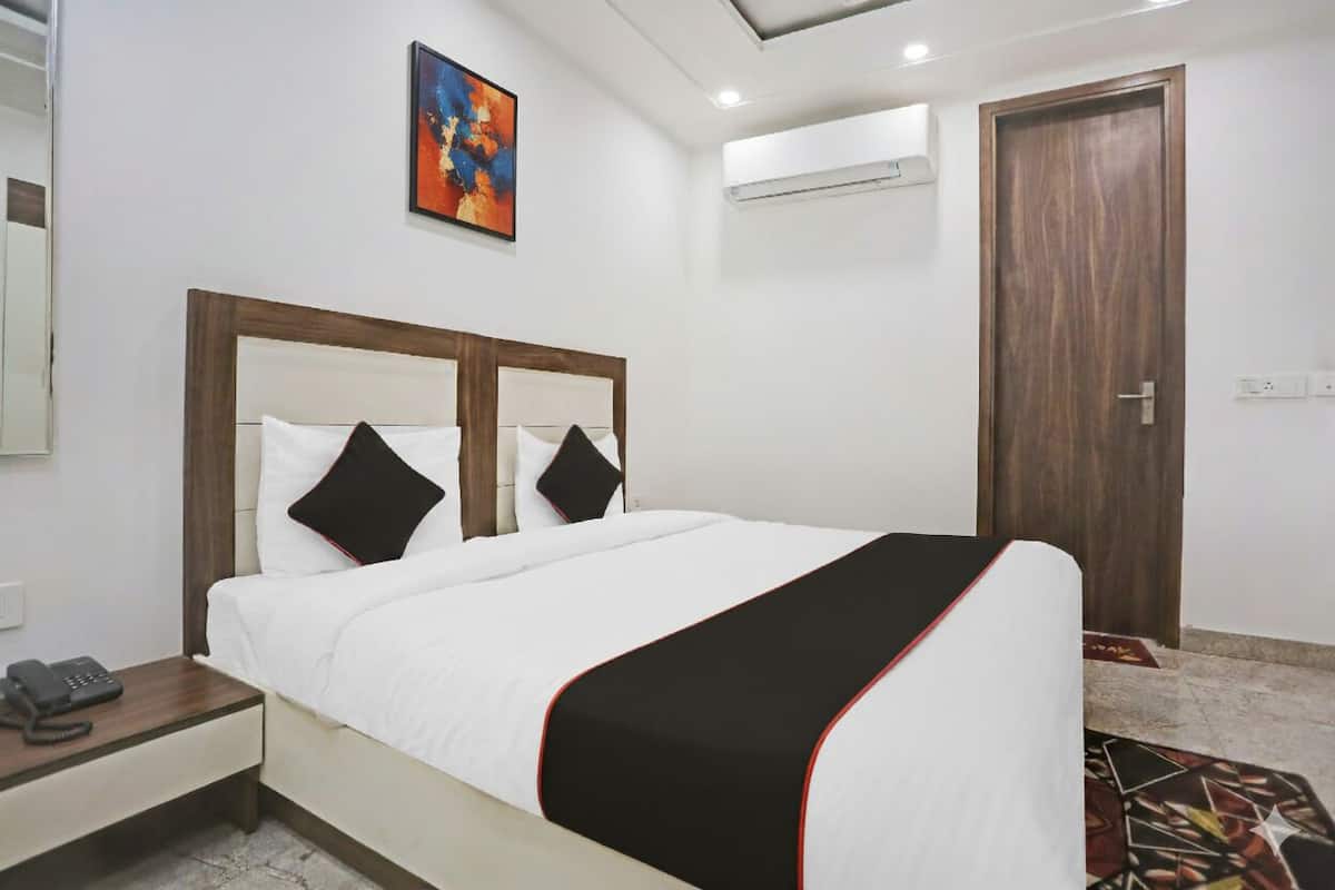 Superior Double Room | Desk, laptop workspace, free WiFi