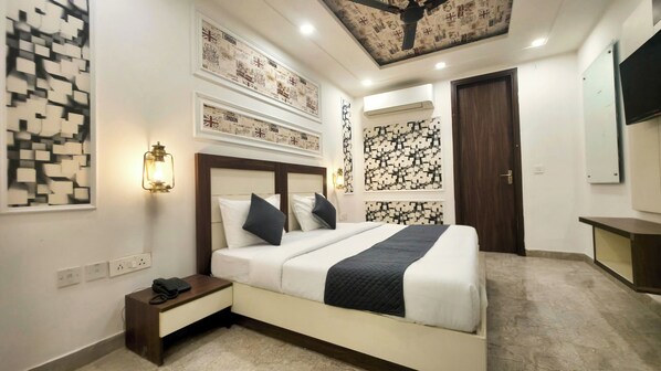 Deluxe Studio | Meja, ruang kerja komputer riba, Wi-fi percuma, cadar katil