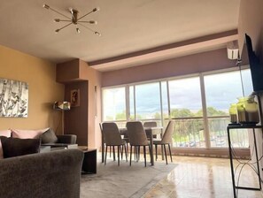 Smart TV - Hypercentral cosy studio with park view (Agadir)