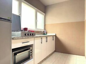 Oven, stovetop