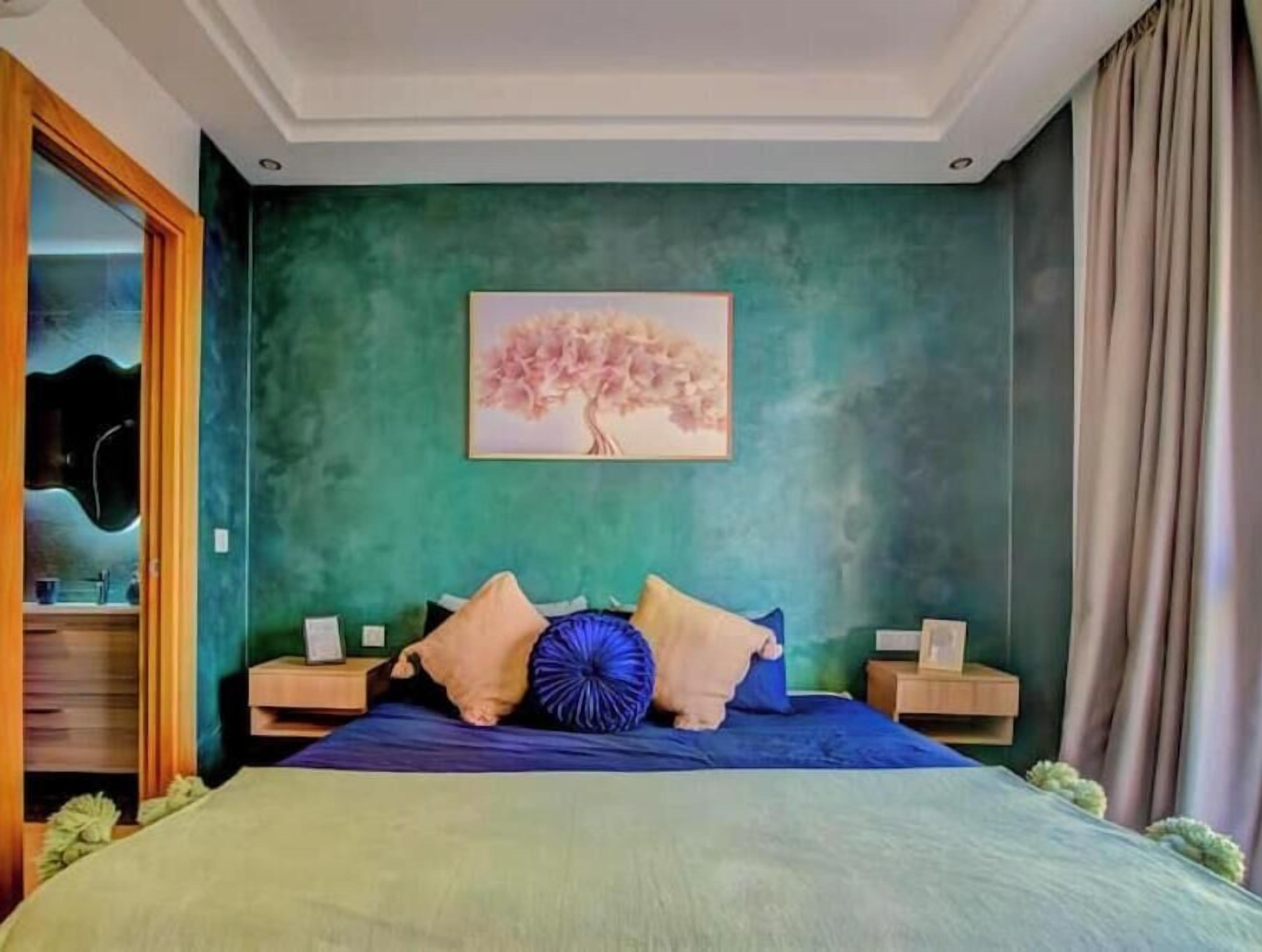 1 bedroom, iron/ironing board, internet, bed sheets