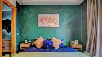 1 bedroom, iron/ironing board, internet, bed sheets