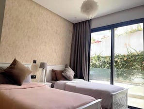 2 chambres, fer et planche à repasser, Wi-Fi gratuit, draps fournis