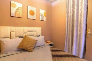 1 bedroom, iron/ironing board, free WiFi, bed sheets